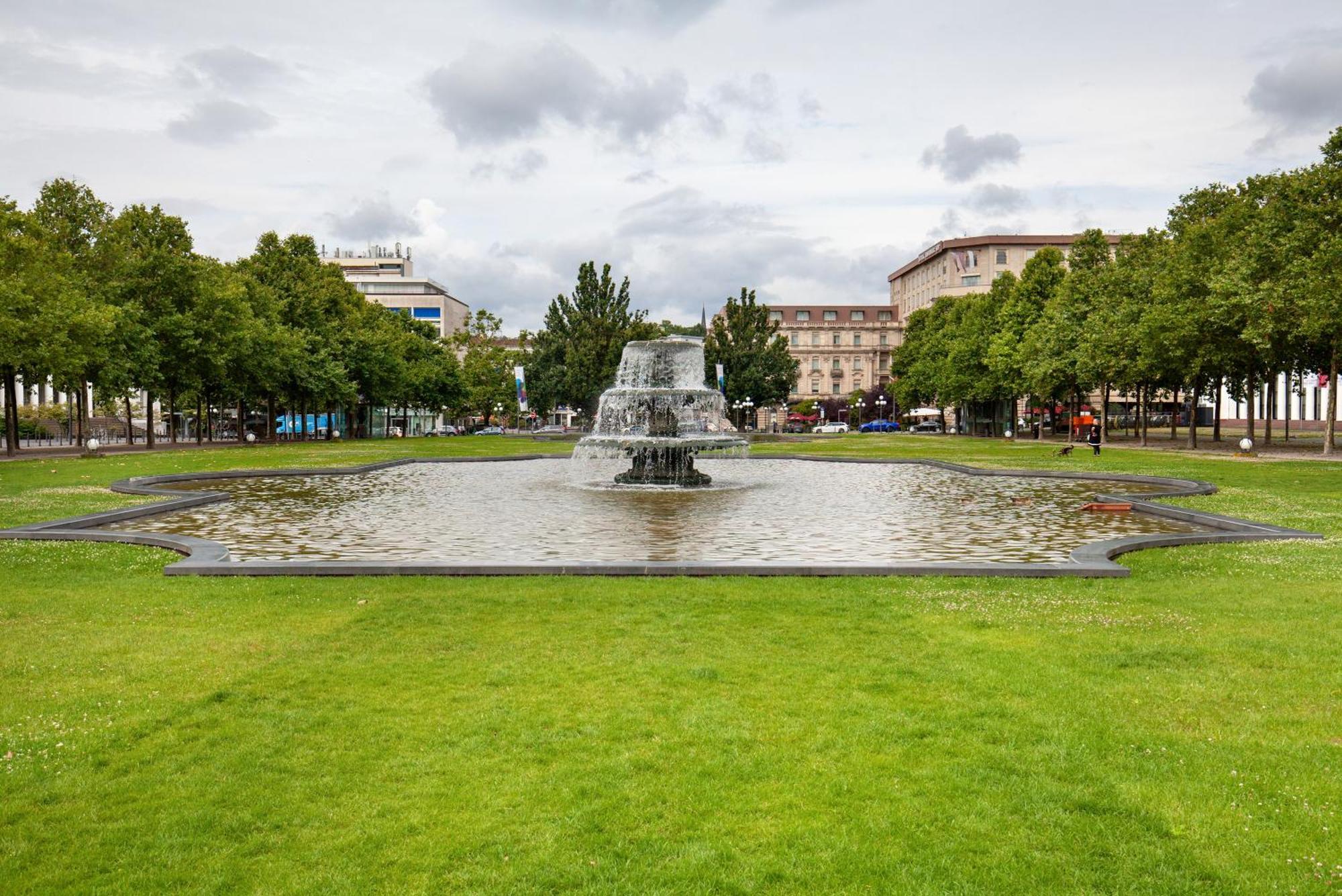 Charmante Stadtwohnung Im Zentrum Wiesbaden Extérieur photo